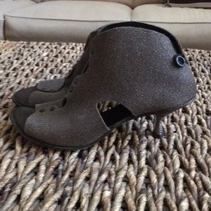 Cydwoq booties. Gorgeous handmade. Brown. Size 37